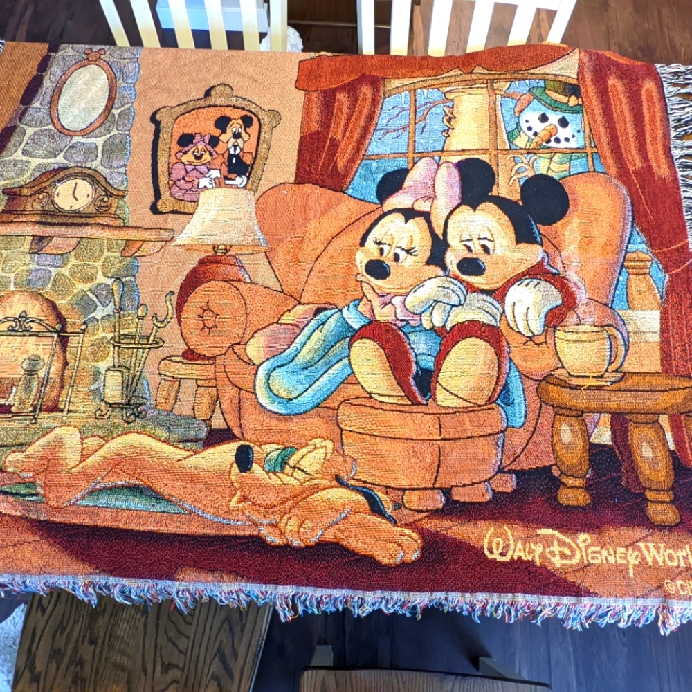 Walt Disney World Mickey Minnie Pluto Cozy Fireplace Tapestry Throw Blanket